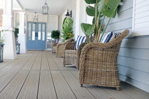 Hamptons decking with chairs