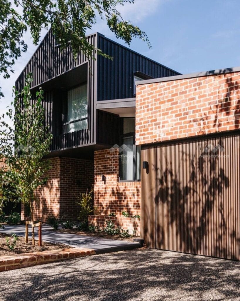 UH61-Castellation-Garage-door-2-818x1024