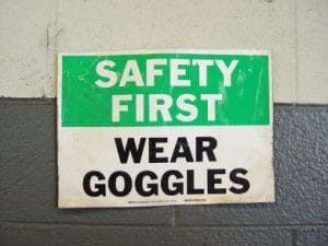 safety sign wear goggles